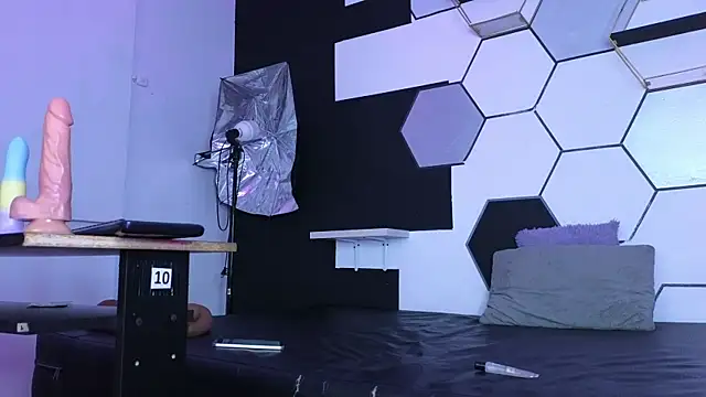 haileycat online show from January 9, 2026, 3:13 am