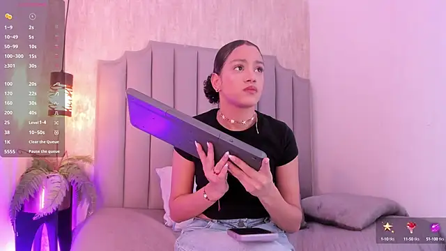 Alahia Baiter online show from March 10, 2025, 11:34 am