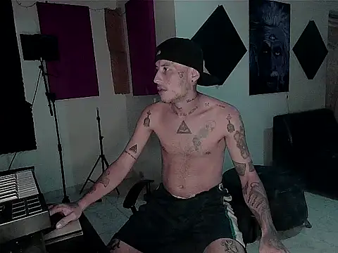 patrik tattoo  online show from November 22, 2025, 2:10 am