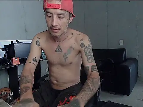 patrik tattoo  online show from April 8, 2026, 5:14 pm