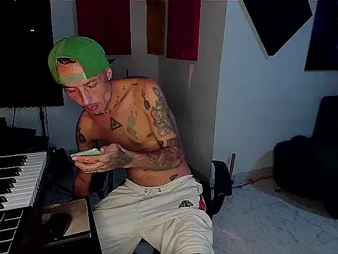 patrik tattoo  online show from November 15, 2025, 9:24 am