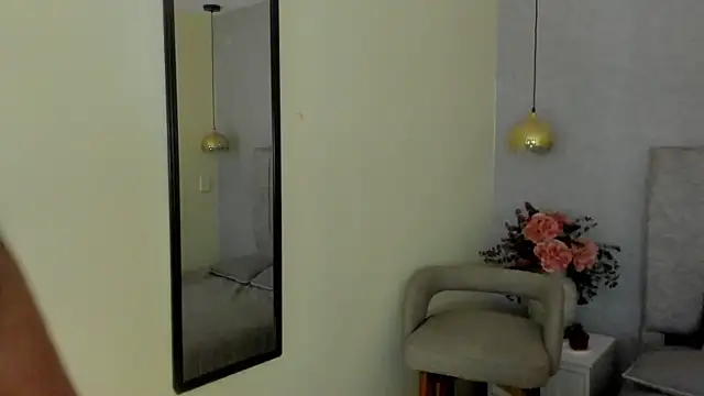 tutu milf online show from May 24, 2026, 12:16 pm
