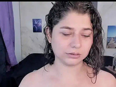 Snapshot of alinabozz1 chatting on July 22, 2026, 4:14 am alinabozz1 online show from July 22, 2026, 4:14 am