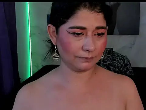 Snapshot of alinabozz1 chatting on July 20, 2026, 4:31 am alinabozz1 online show from July 20, 2026, 4:31 am