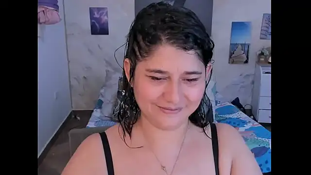 Snapshot of alinabozz1 chatting on May 8, 2026, 12:36 am alinabozz1 online show from May 8, 2026, 12:36 am