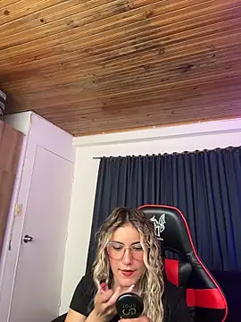 Snapshot of Keyth_clement chatting on June 17, 2026, 8:52 pm Keyth clement online show from June 17, 2026, 8:52 pm
