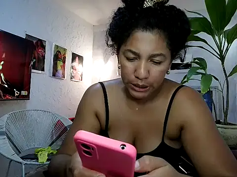 bellacrespalatina online show from March 18, 2026, 5:10 am