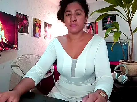 bellacrespalatina online show from March 19, 2026, 5:24 pm