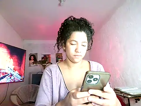 Snapshot of bellacrespalatina chatting on July 6, 2026, 4:52 am bellacrespalatina online show from July 6, 2026, 4:52 am