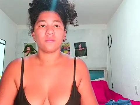 bellacrespalatina online show from April 13, 2026, 7:40 pm