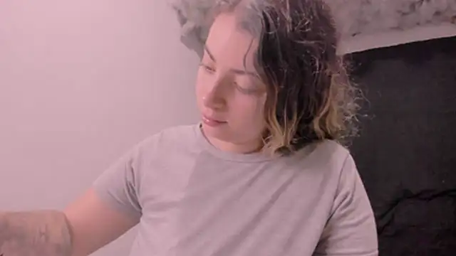 Lauu G online show from November 4, 2025, 10:19 am