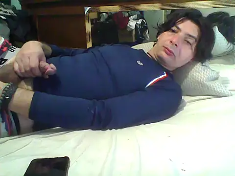 Snapshot of frank32love chatting on February 13, 2026, 4:07 pm frank32love online show from February 13, 2026, 4:07 pm