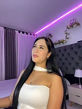 Amiirra  online show from November 11, 2025, 3:56 am