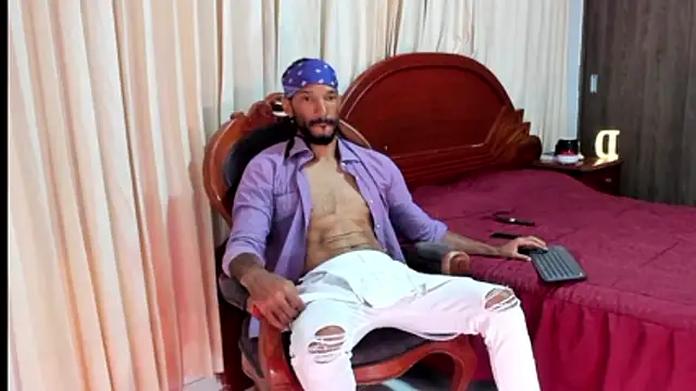 KarlMarley1 online show from February 10, 2026, 4:22 am