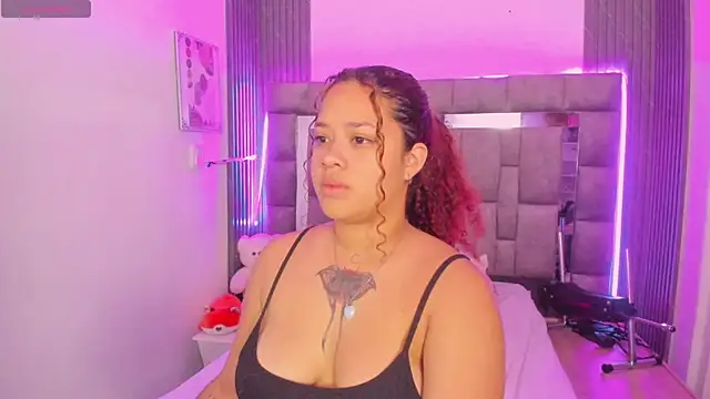Snapshot of zulyjones chatting on April 20, 2026, 12:30 pm zulyjones online show from April 20, 2026, 12:30 pm
