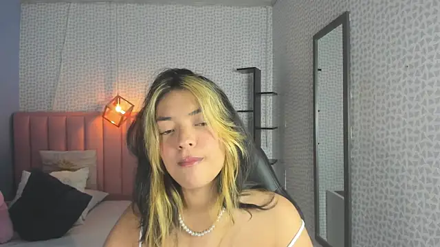 DENISERICHARD2 online show from January 13, 2026, 3:32 am