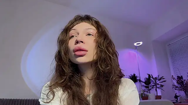 PaulaPratt online show from December 18, 2025, 5:45 am