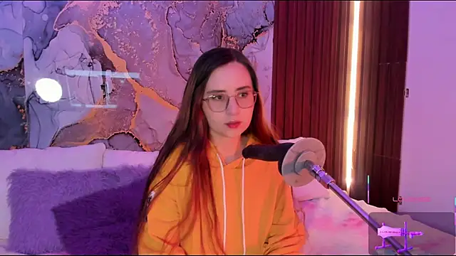 centaurigirl online show from December 15, 2025, 12:38 am