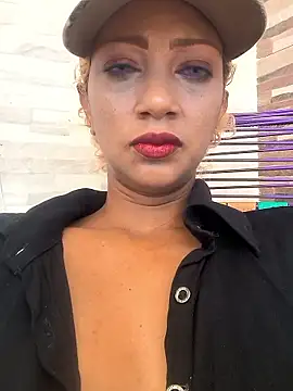 Amaliu  online show from December 22, 2025, 3:56 pm