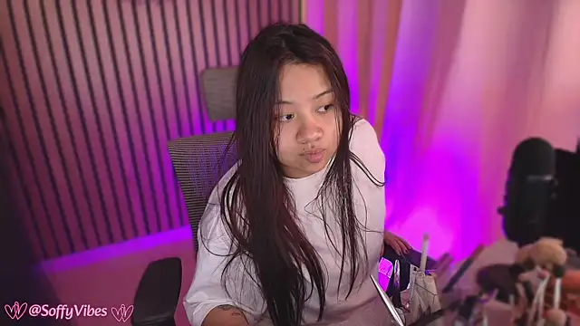 Snapshot of soffyvibes- chatting on December 15, 2025, 9:09 pm soffyvibes- online show from December 15, 2025, 9:09 pm