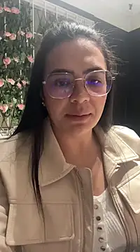 Emily Russo  online show from January 17, 2025, 9:17 pm