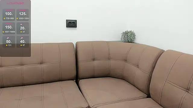 Snapshot of SheenaDollins chatting on December 7, 2024, 1:13 pm SheenaDollins online show from December 7, 2024, 1:13 pm