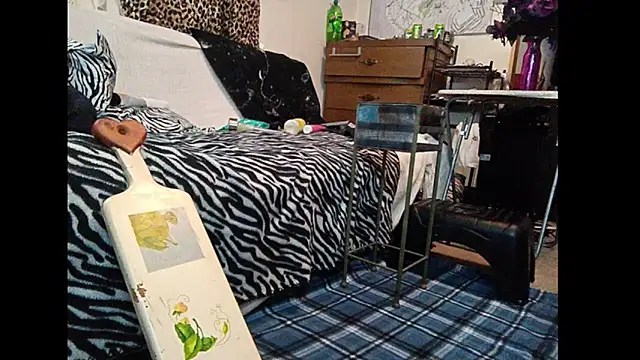 surRealGhost online show from March 19, 2025, 12:34 pm