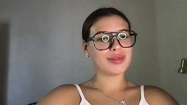 Snapshot of MoonriseGoddess chatting on July 19, 2026, 9:50 am MoonriseGoddess online show from July 19, 2026, 9:50 am