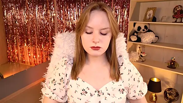 VivienLeeigh online show from May 22, 2026, 5:16 am