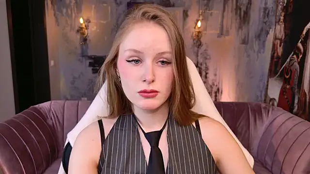 Snapshot of VivienLeeigh chatting on January 17, 2026, 1:47 pm VivienLeeigh online show from January 17, 2026, 1:47 pm