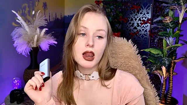 Snapshot of VivienLeeigh chatting on February 18, 2026, 9:06 am VivienLeeigh online show from February 18, 2026, 9:06 am