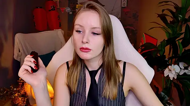 Snapshot of VivienLeeigh chatting on February 11, 2026, 5:29 am VivienLeeigh online show from February 11, 2026, 5:29 am