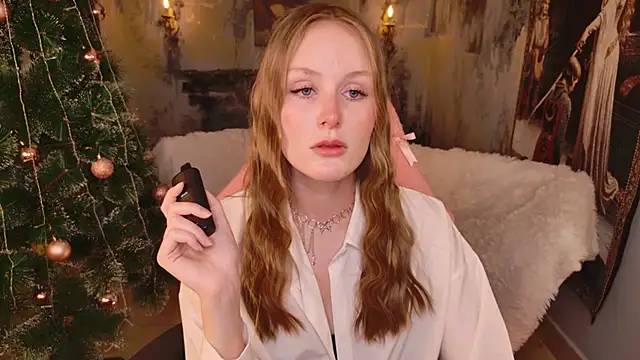 VivienLeeigh online show from December 19, 2025, 5:48 pm