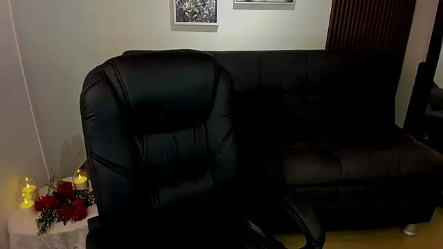 crimson tati  online show from September 27, 2025, 3:56 am