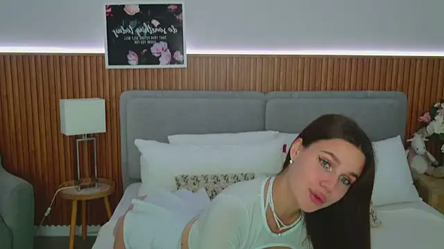 RihannaRose online show from September 13, 2025, 5:13 pm