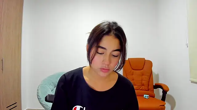 AriaMontgomery online show from February 24, 2025, 5:00 am