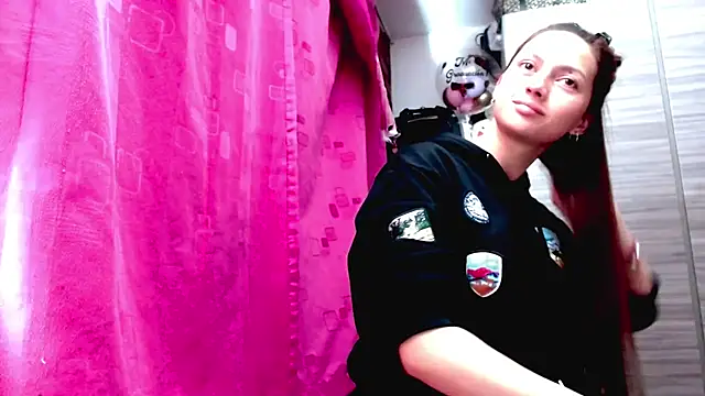 holy juli online show from February 18, 2026, 2:31 am