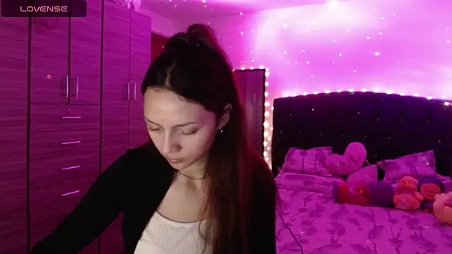 holy juli online show from October 13, 2025, 3:41 am