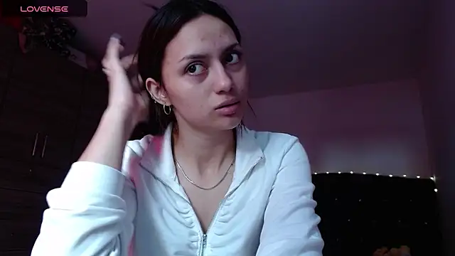 holy juli online show from September 16, 2025, 8:54 pm