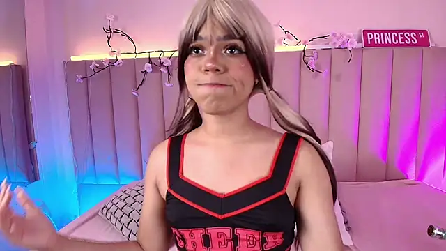 Snapshot of KellyOlsenbe chatting on October 27, 2025, 8:43 pm KellyOlsenbe online show from October 27, 2025, 8:43 pm