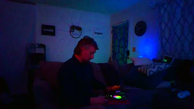 Snapshot of onlym4m chatting on February 24, 2025, 2:19 am onlym4m online show from February 24, 2025, 2:19 am