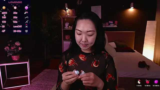 Marine Vact online show from November 6, 2025, 2:10 pm