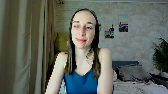 Snapshot of Anika_bloom chatting on February 8, 2026, 7:55 pm Anika bloom online show from February 8, 2026, 7:55 pm