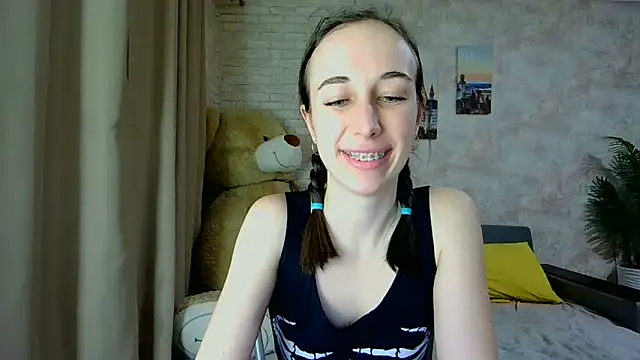 Snapshot of Anika_bloom chatting on February 13, 2026, 6:46 am Anika bloom online show from February 13, 2026, 6:46 am