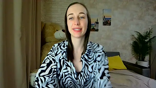 Snapshot of Anika_bloom chatting on February 3, 2026, 7:41 pm Anika bloom online show from February 3, 2026, 7:41 pm