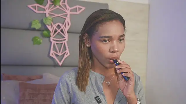 Lily Miiller online show from November 21, 2025, 8:41 pm