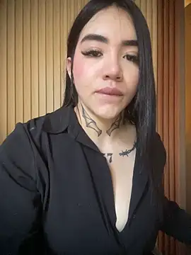 Nickiiiii online show from October 4, 2025, 9:38 pm