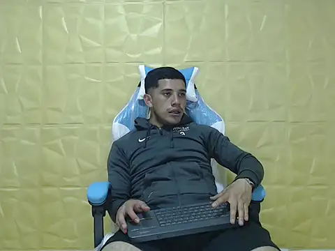 Snapshot of Deportist chatting on September 17, 2025, 10:23 pm Deportist online show from September 17, 2025, 10:23 pm