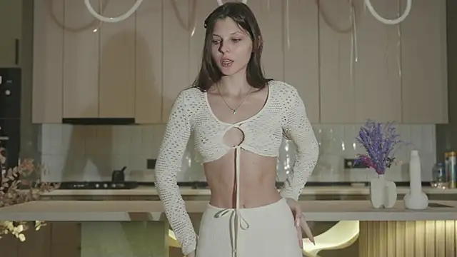 whisper of love online show from November 18, 2025, 2:16 am