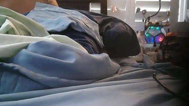 Snapshot of cloudyspun chatting on November 30, 2025, 3:24 pm cloudyspun online show from November 30, 2025, 3:24 pm